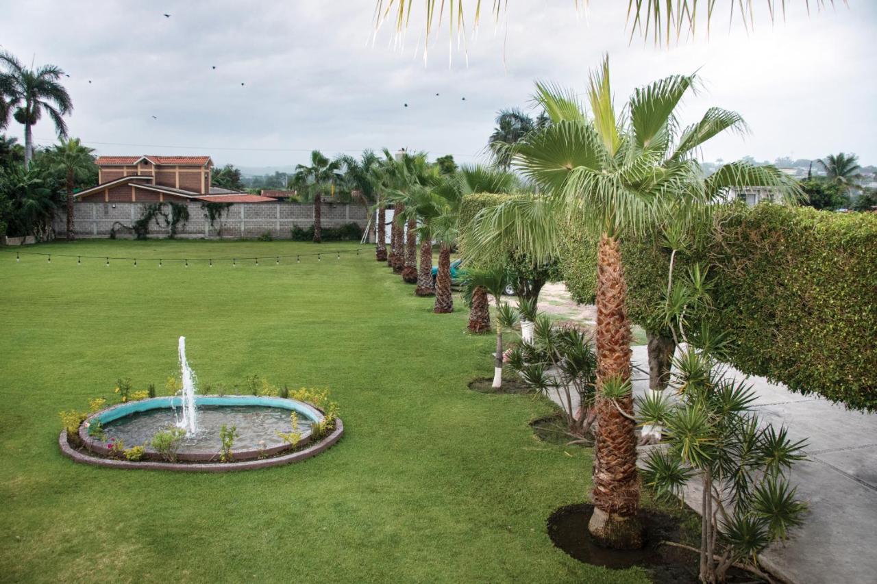 Hotel San Carlos ヤウテペック エクステリア 写真