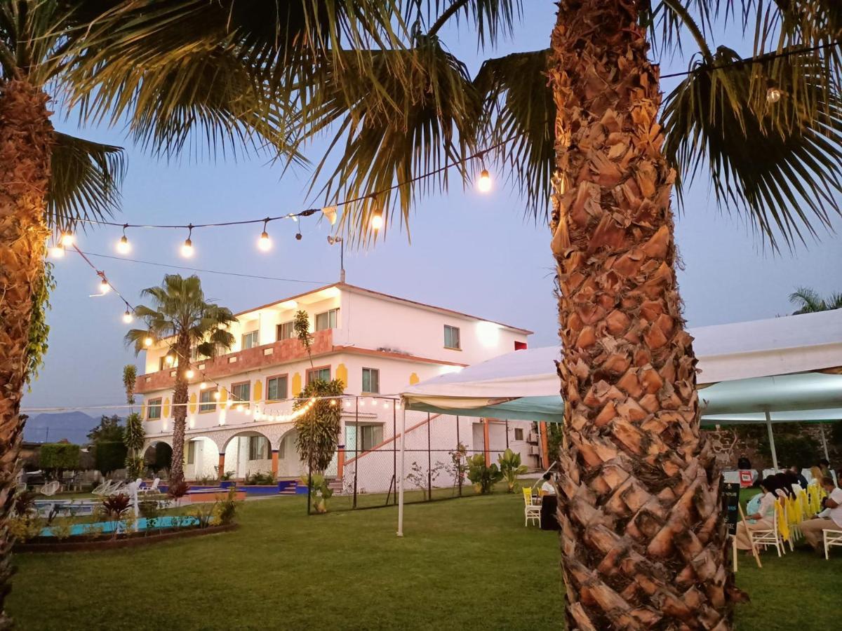 Hotel San Carlos ヤウテペック エクステリア 写真