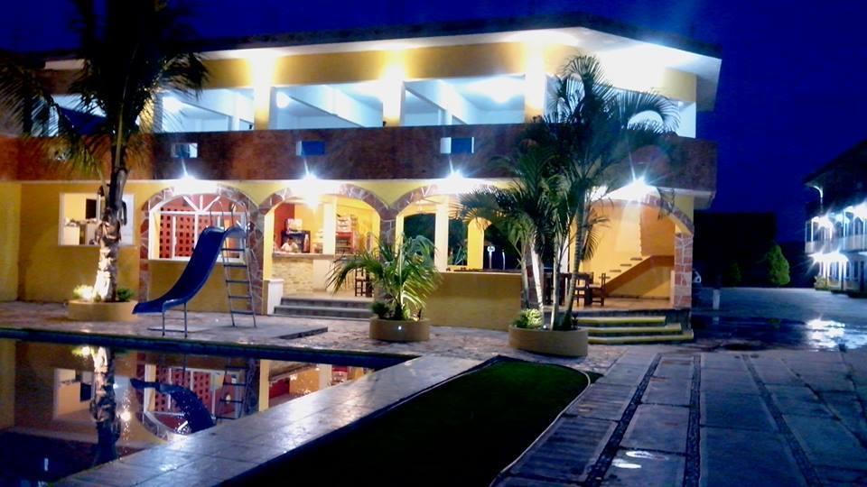 Hotel San Carlos ヤウテペック エクステリア 写真