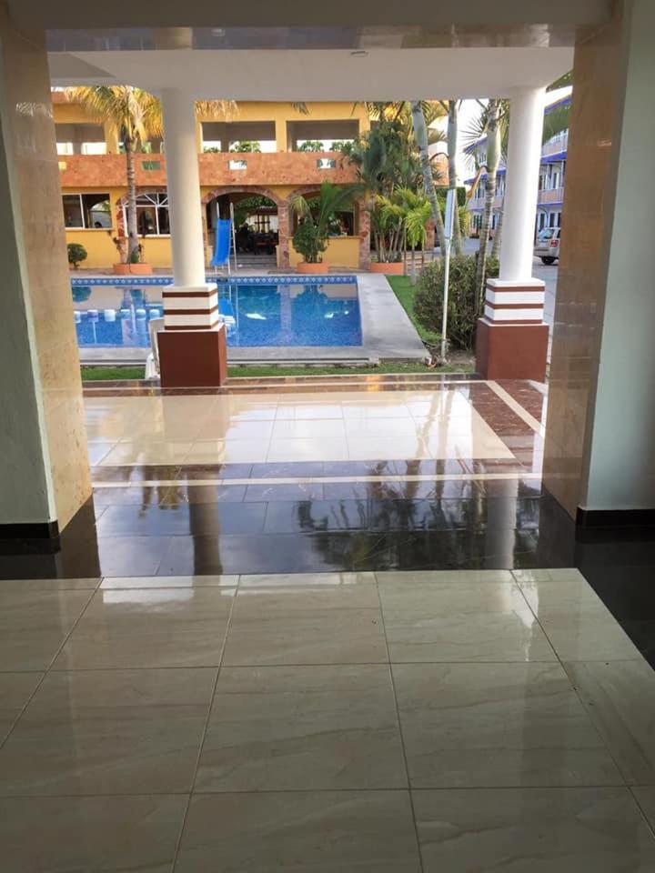 Hotel San Carlos ヤウテペック エクステリア 写真